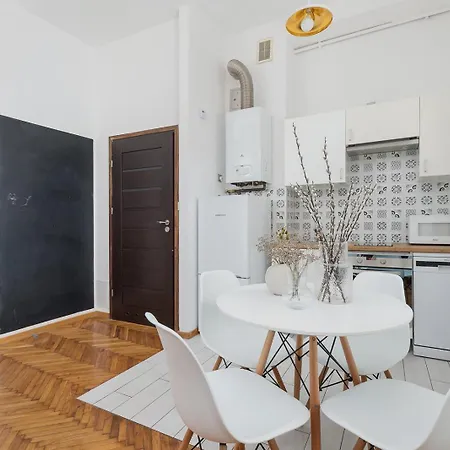Aether Oasis - 2Br Apartment In City Center